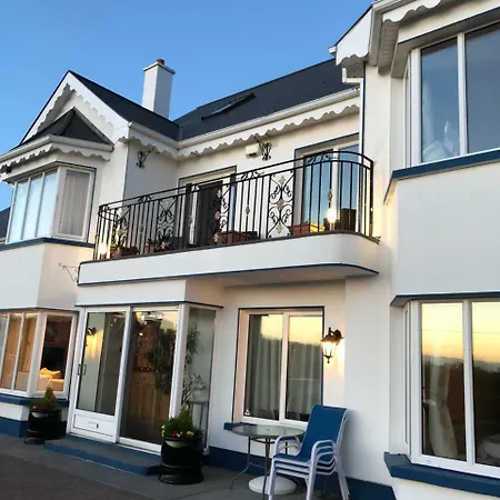 بيت ضيافة Rusheen Bay House